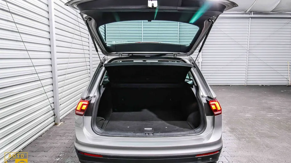 VOLKSWAGEN Tiguan -