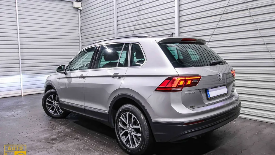 VOLKSWAGEN Tiguan -