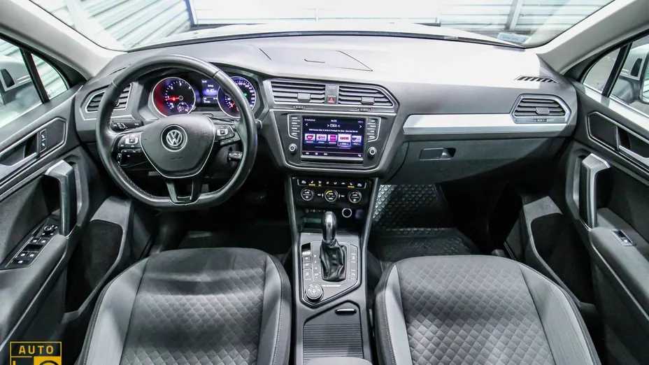 VOLKSWAGEN Tiguan -