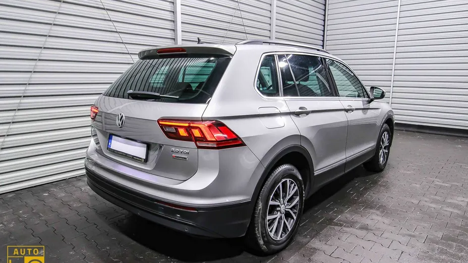 VOLKSWAGEN Tiguan -