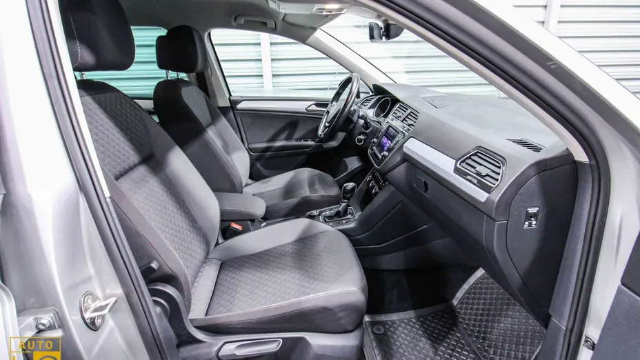 VOLKSWAGEN Tiguan -
