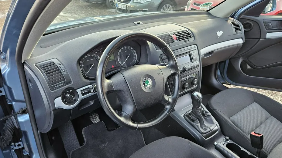 SKODA Octavia -