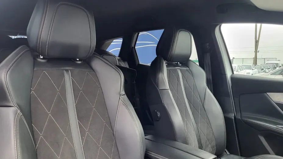 PEUGEOT 3008 -