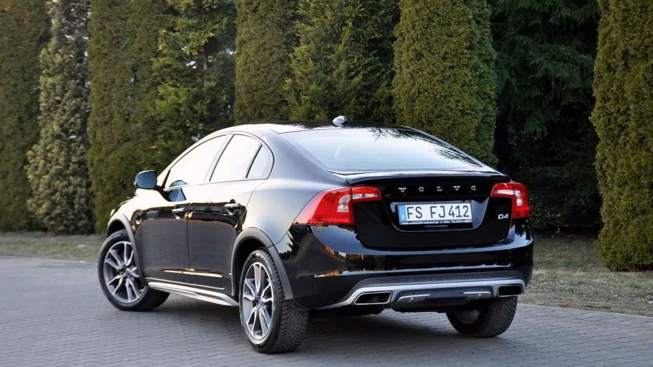 VOLVO S60 -