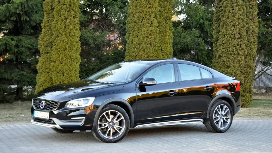 VOLVO S60 -