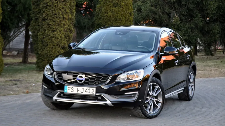 VOLVO S60 -