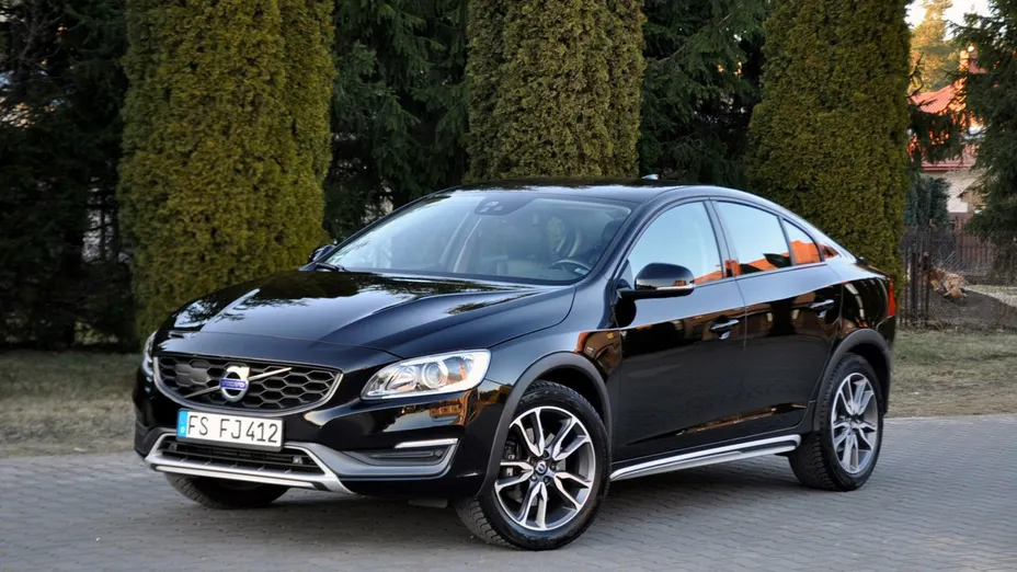 VOLVO S60 -