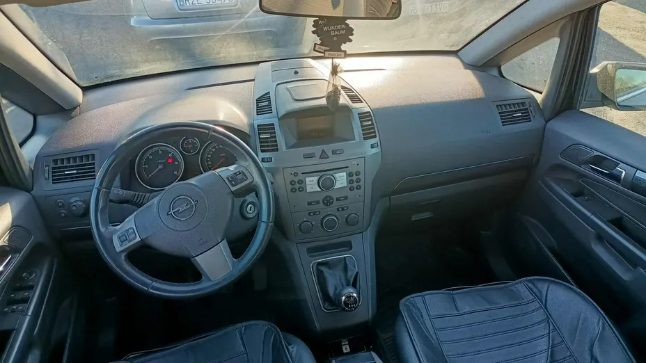 OPEL Zafira -