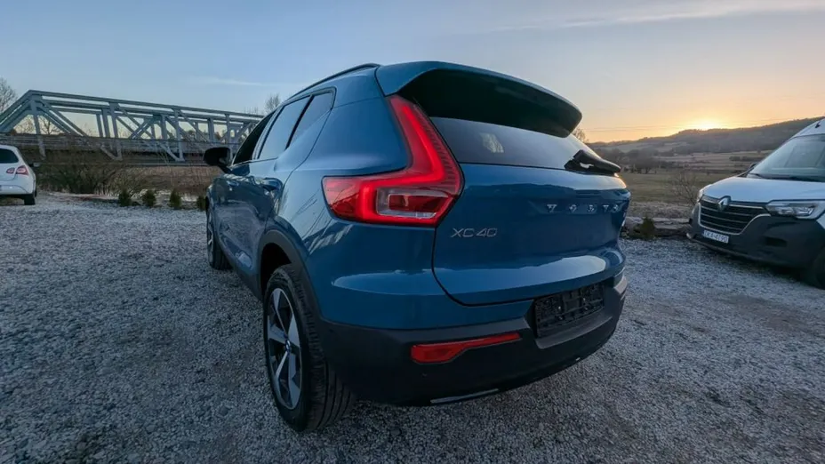 VOLVO XC40 -