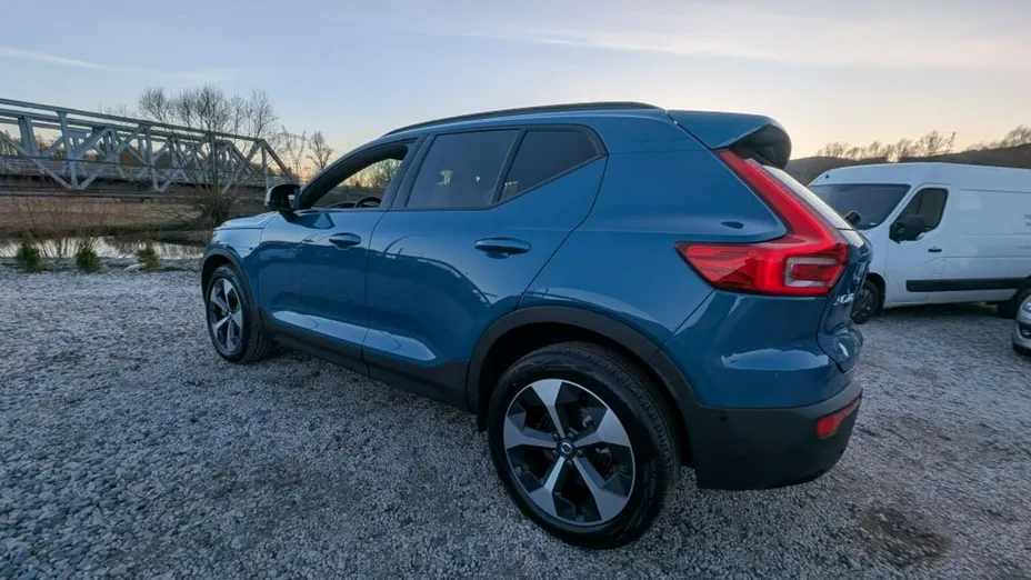 VOLVO XC40 -