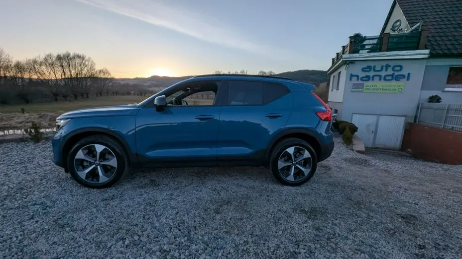VOLVO XC40 -