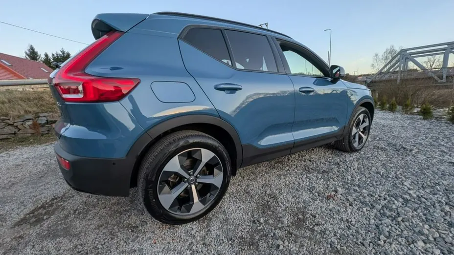 VOLVO XC40 -