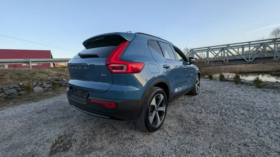 VOLVO XC40 -