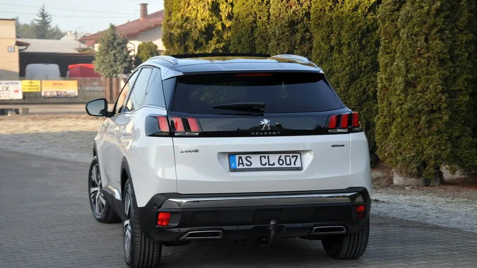 PEUGEOT 3008 -