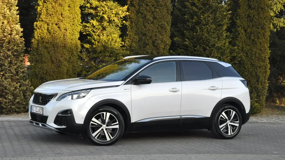 PEUGEOT 3008 -