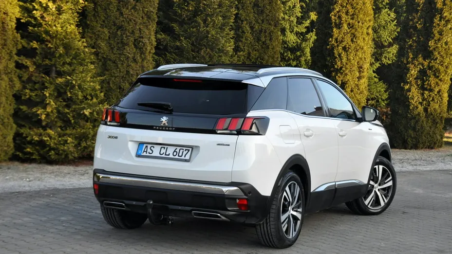 PEUGEOT 3008 -