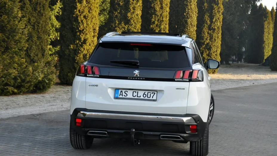 PEUGEOT 3008 -