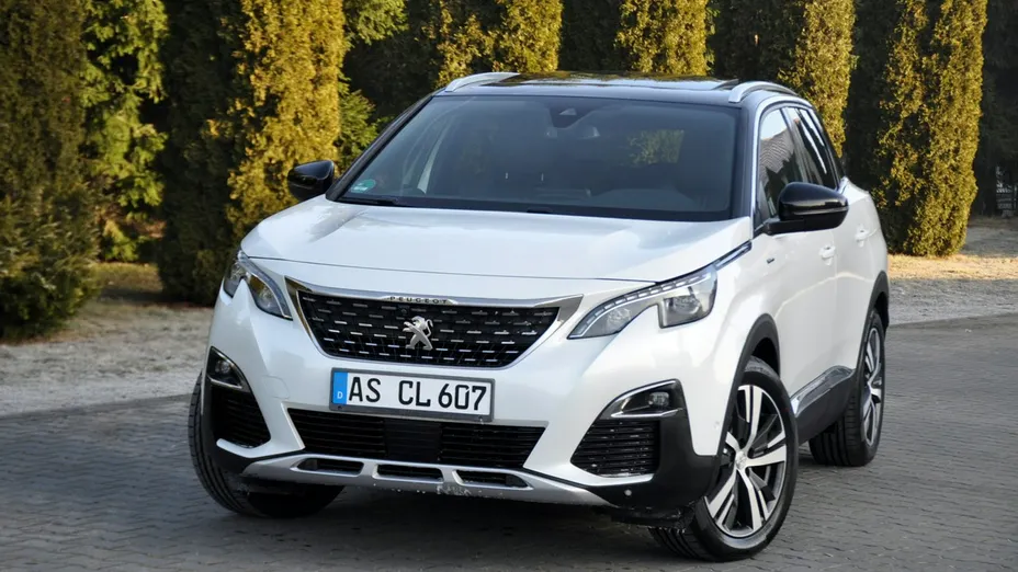 PEUGEOT 3008 -