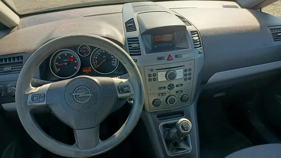OPEL Zafira -