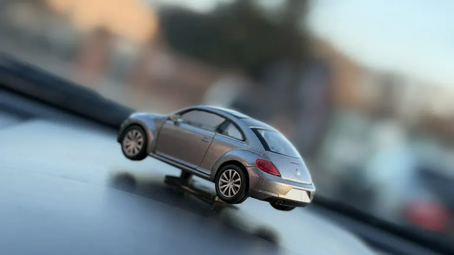 VOLKSWAGEN New Beetle -