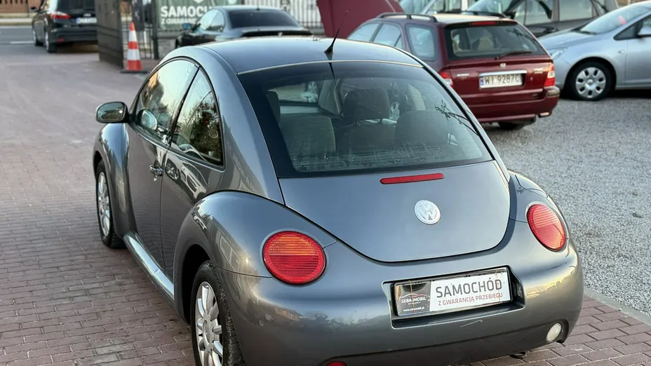 VOLKSWAGEN New Beetle -