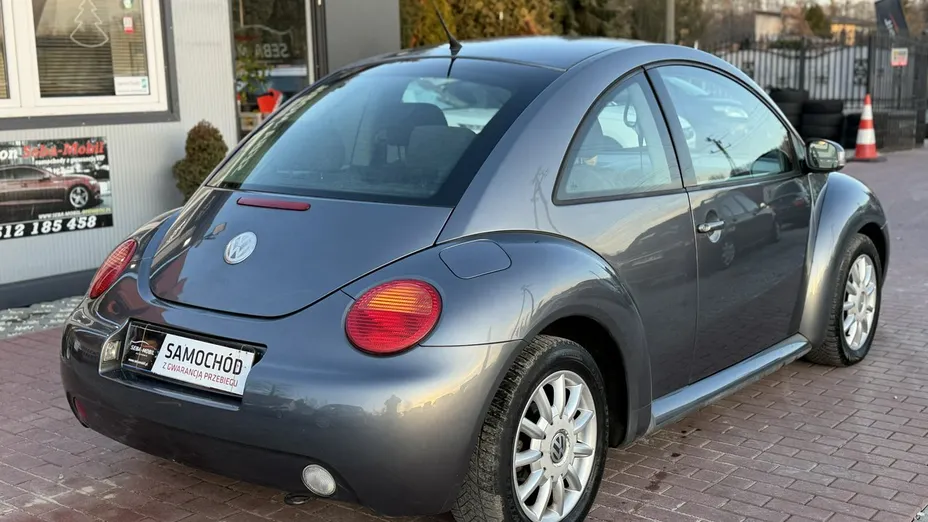 VOLKSWAGEN New Beetle -