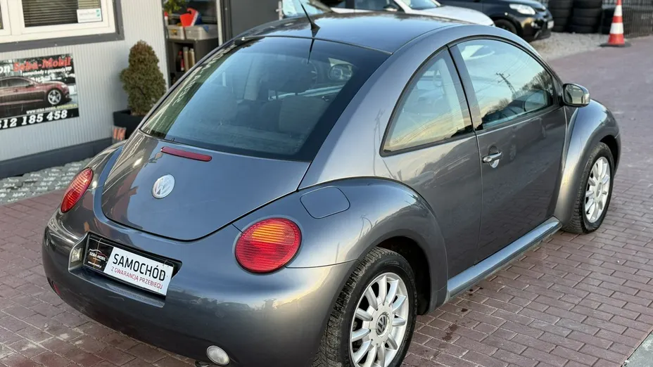 VOLKSWAGEN New Beetle -