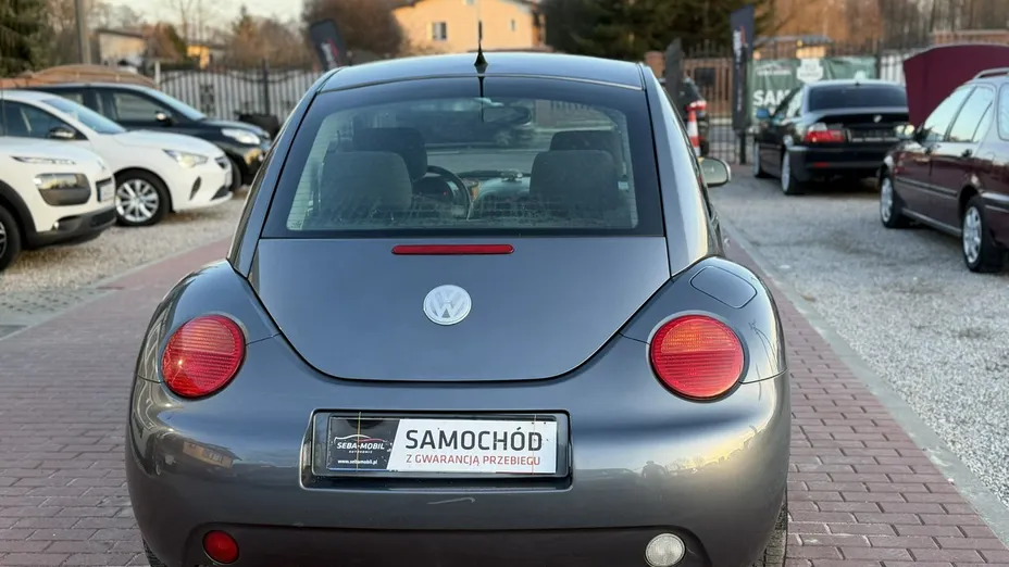 VOLKSWAGEN New Beetle -