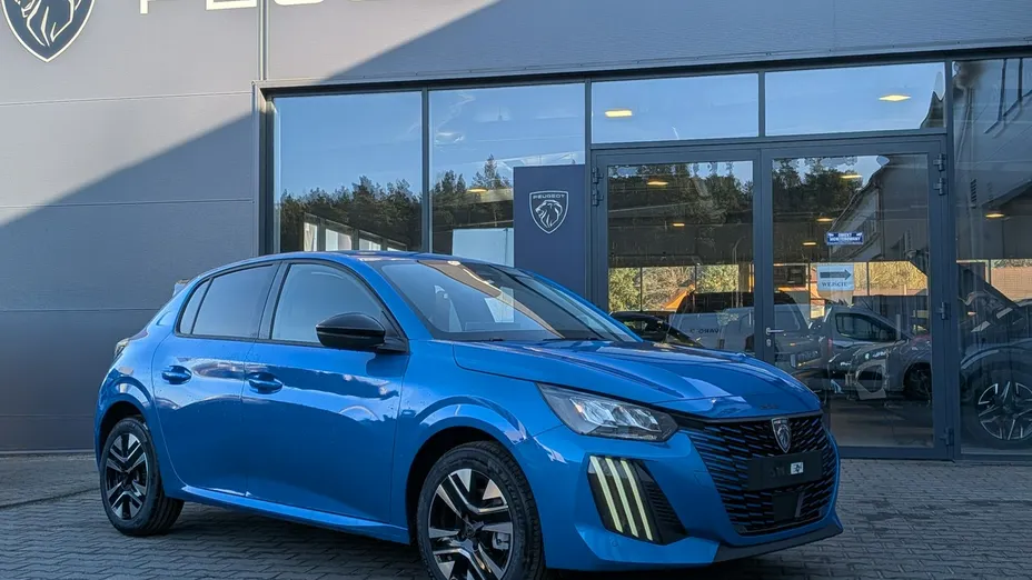 PEUGEOT 208 -