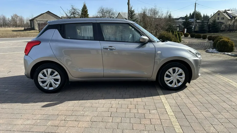 SUZUKI Swift -