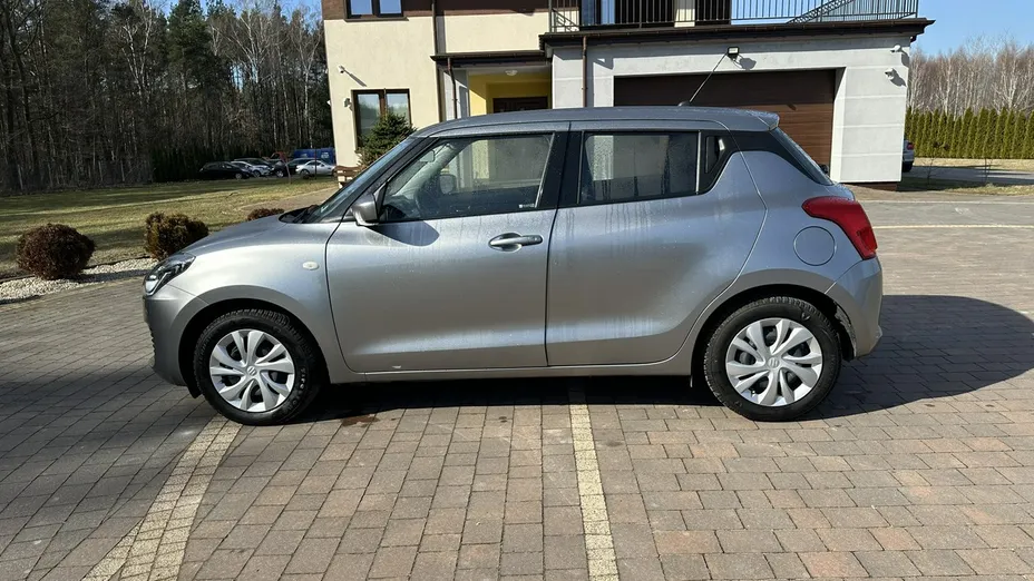 SUZUKI Swift -