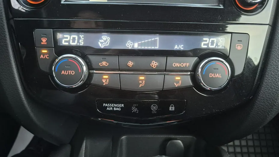 NISSAN Qashqai -