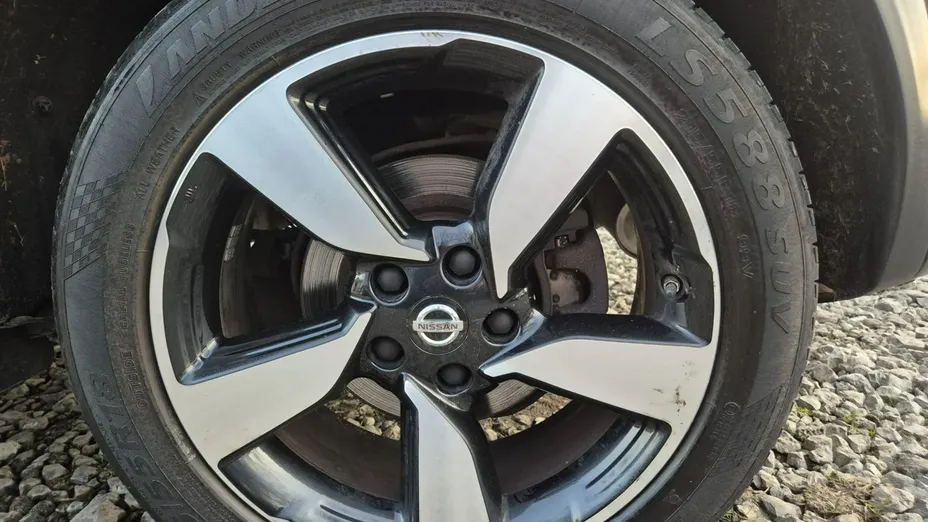 NISSAN Qashqai -