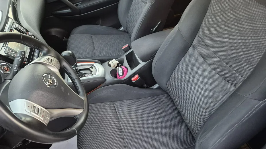 NISSAN Qashqai -