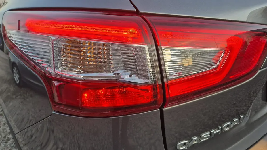 NISSAN Qashqai -