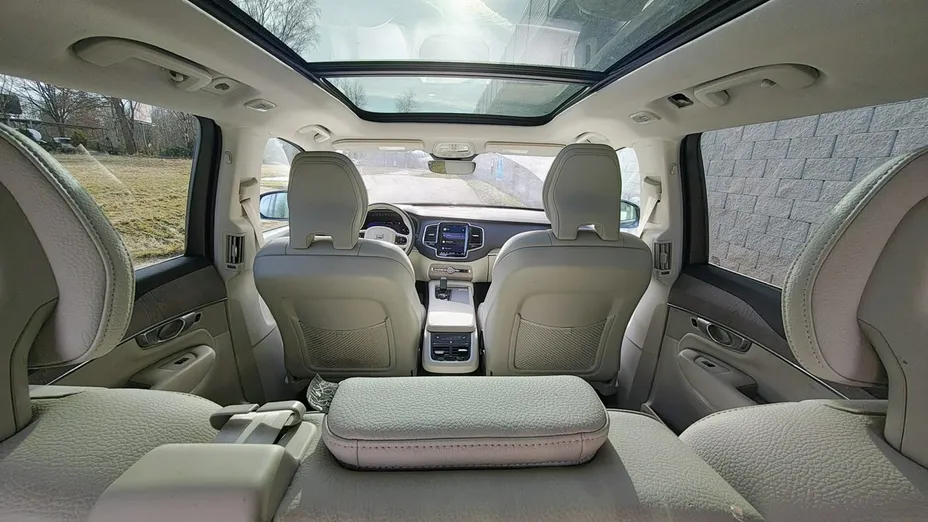 VOLVO XC90 -