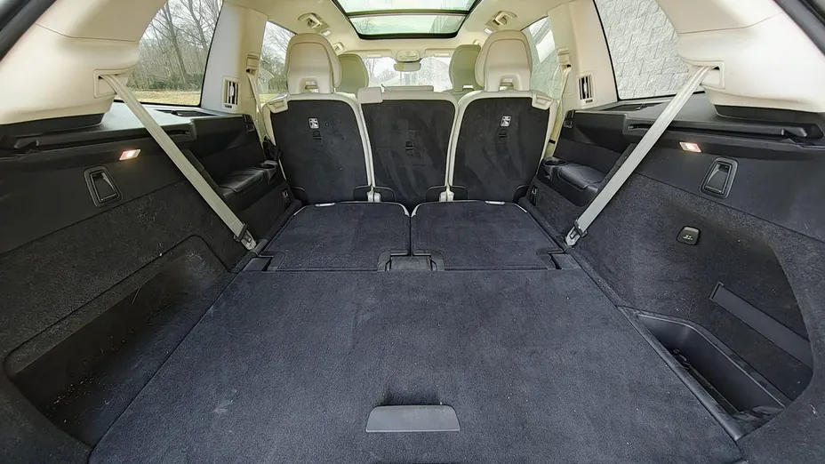 VOLVO XC90 -