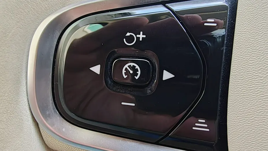 VOLVO XC90 -
