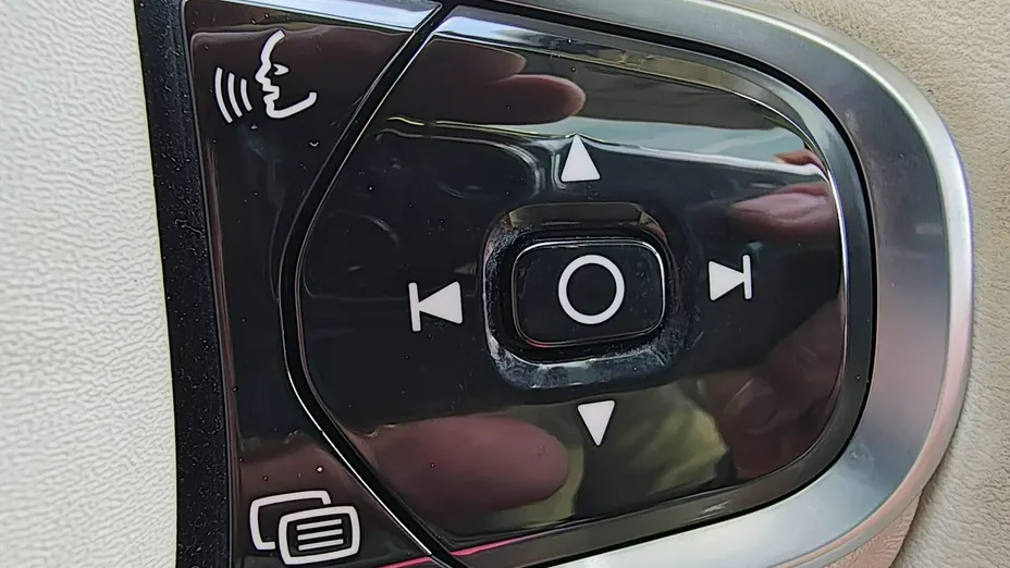 VOLVO XC90 -