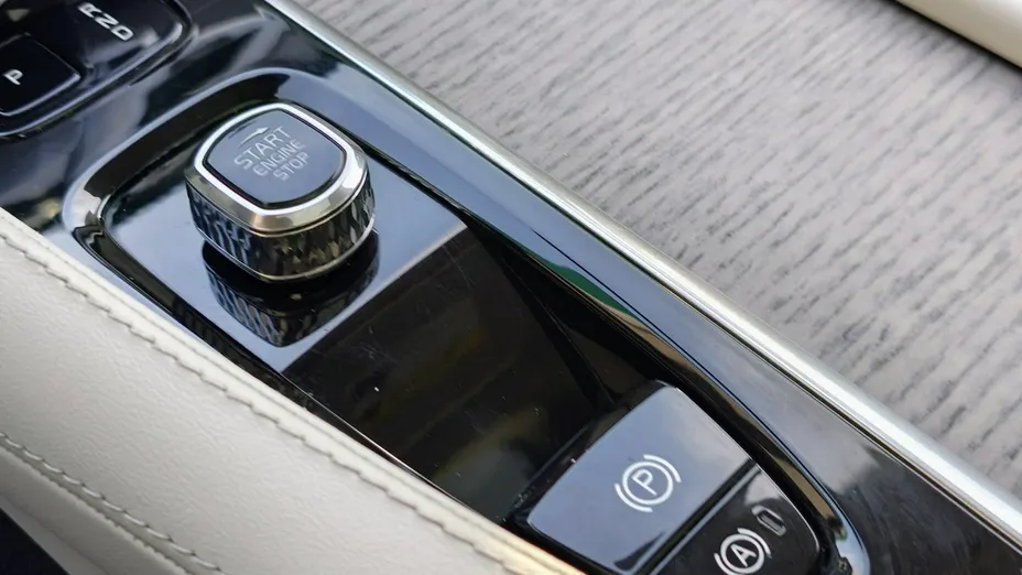 VOLVO XC90 -