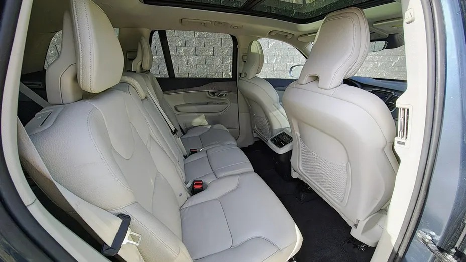 VOLVO XC90 -