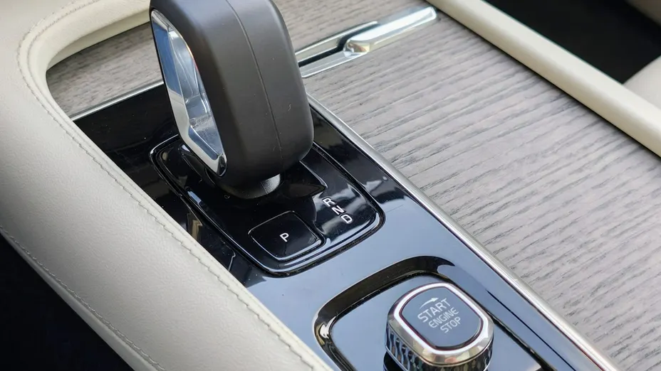 VOLVO XC90 -