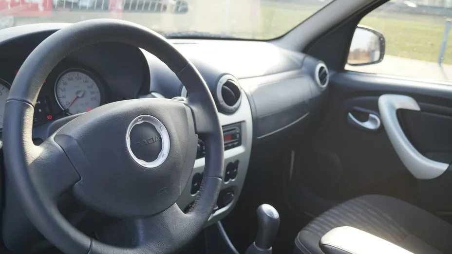 DACIA Sandero -