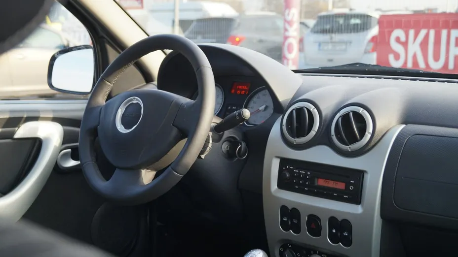 DACIA Sandero -