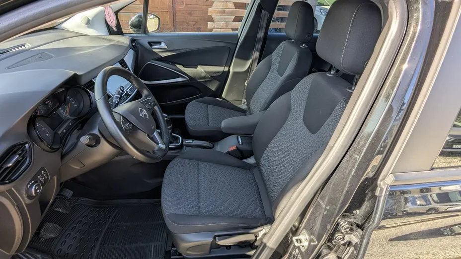 OPEL Crossland X -