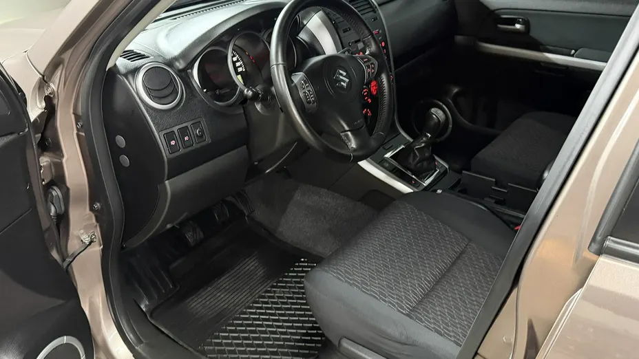 SUZUKI Grand Vitara -