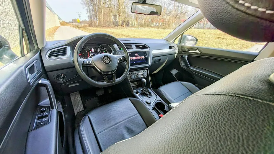 VOLKSWAGEN Tiguan -