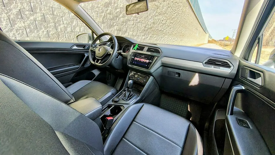 VOLKSWAGEN Tiguan -
