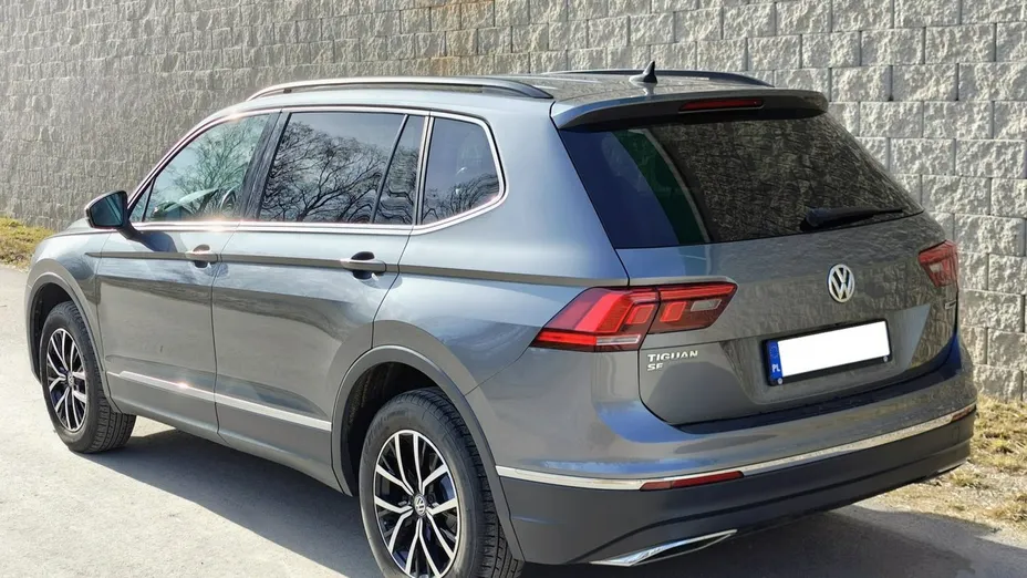VOLKSWAGEN Tiguan -