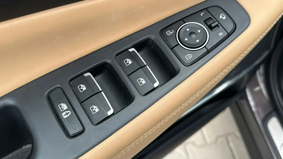 HYUNDAI Santa Fe -